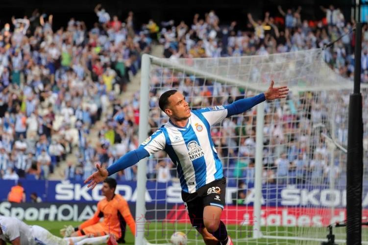 西甲-西班牙人2-1送皇马首败 本泽马破门武磊登场